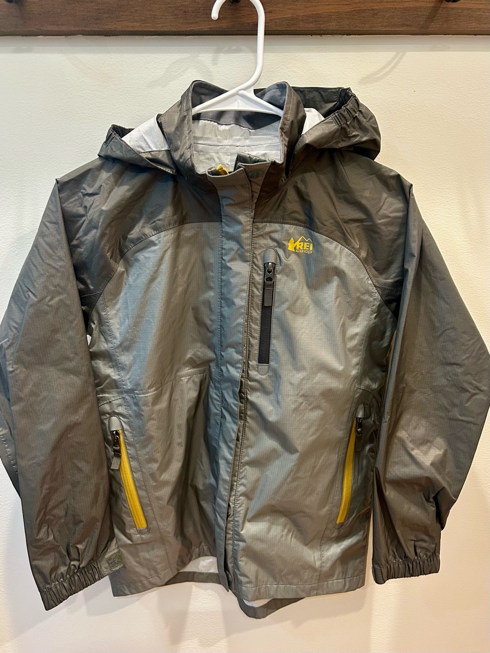 REI Co-op Rainier Waterproof Rain Jacket Youth Medium M 10-12 Grey Yellow
